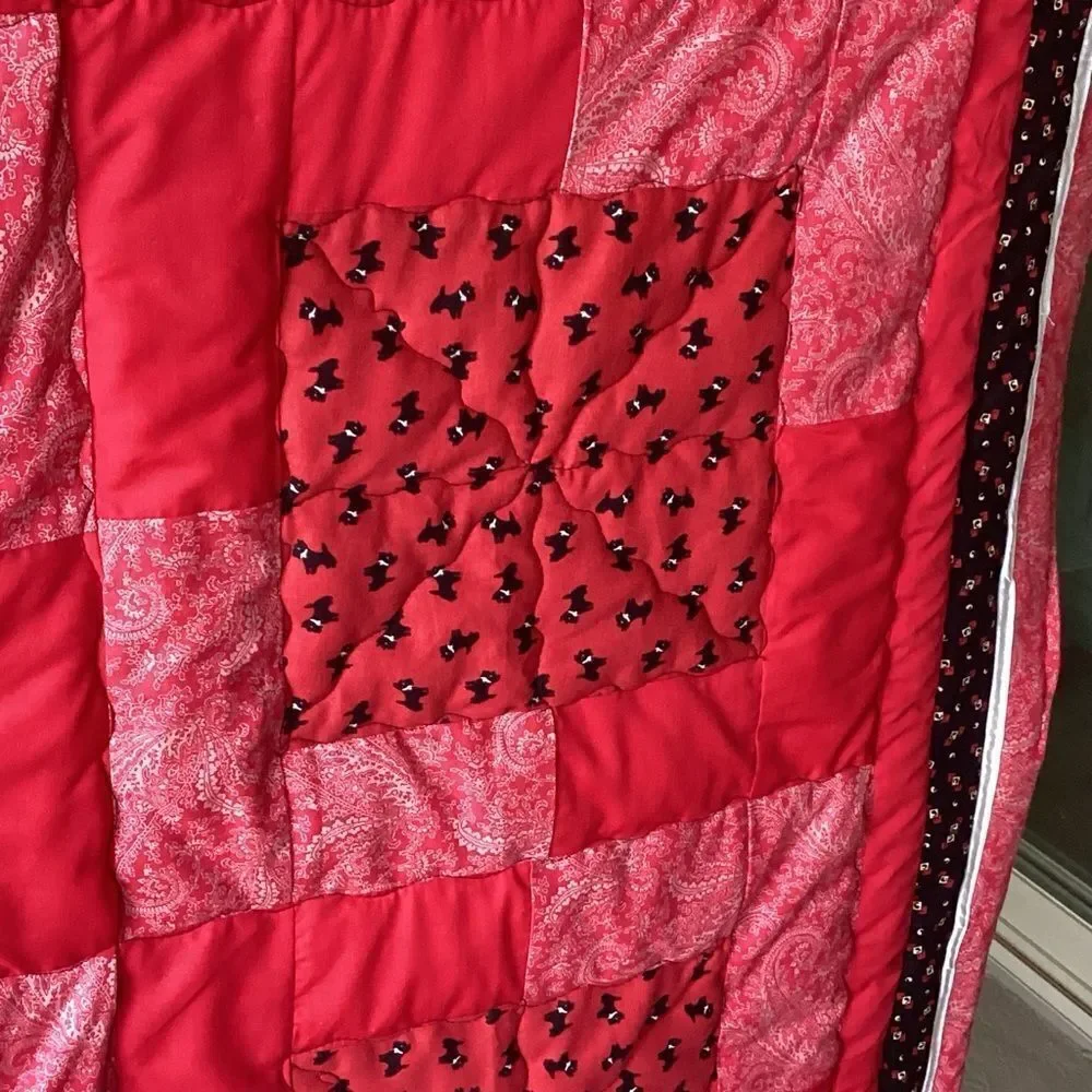 NWT Hand Crafted “Scotty Lovers” Red White and Black Elegant Lap Quilt